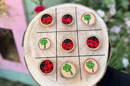 Kinder DOE-middag boter, kaas en eieren knutselen