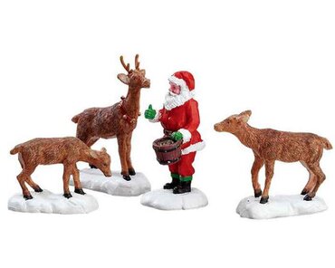 Lemax kerstdorp figuur 'Santa feeds reindeer'